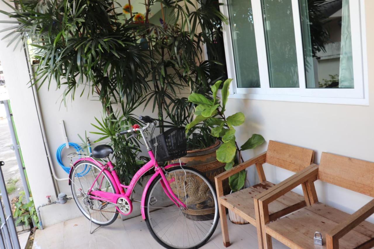 8Th House @ Center Of Chiangmai Old Town Apartment Chiang Mai Bagian luar foto