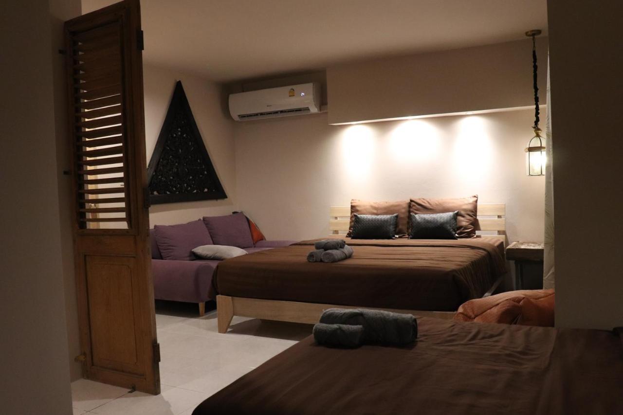 8Th House @ Center Of Chiangmai Old Town Apartment Chiang Mai Bagian luar foto