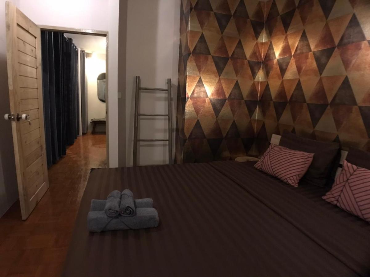 8Th House @ Center Of Chiangmai Old Town Apartment Chiang Mai Bagian luar foto