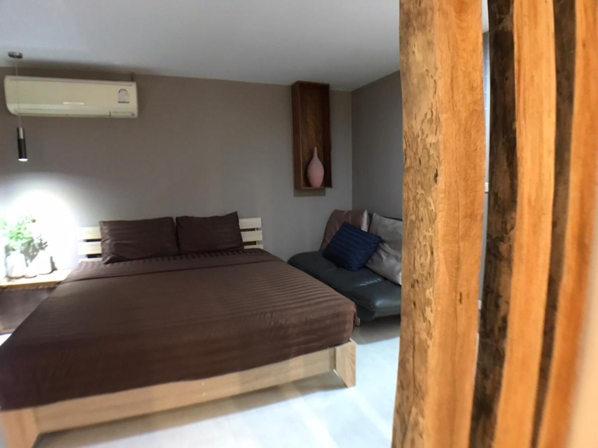 8Th House @ Center Of Chiangmai Old Town Apartment Chiang Mai Bagian luar foto