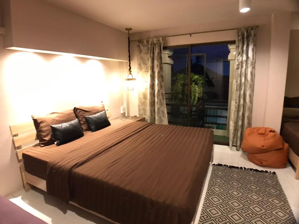 8Th House @ Center Of Chiangmai Old Town Apartment Chiang Mai Bagian luar foto