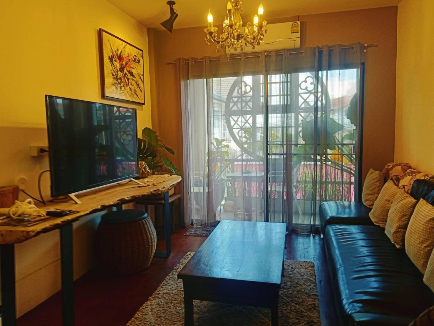 8Th House @ Center Of Chiangmai Old Town Apartment Chiang Mai Bagian luar foto
