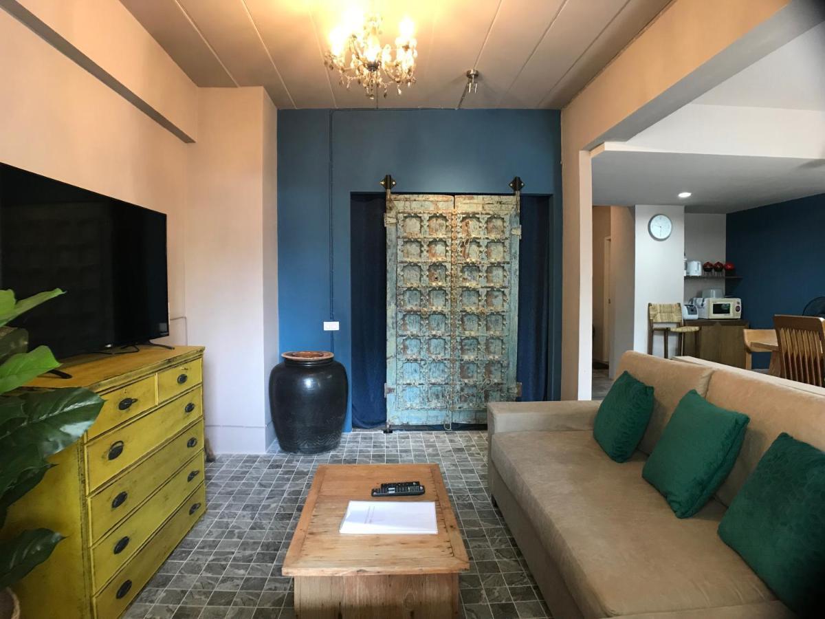 8Th House @ Center Of Chiangmai Old Town Apartment Chiang Mai Bagian luar foto